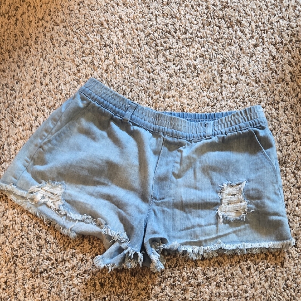 Comfy denim Shorts. Elastic Wasteband.